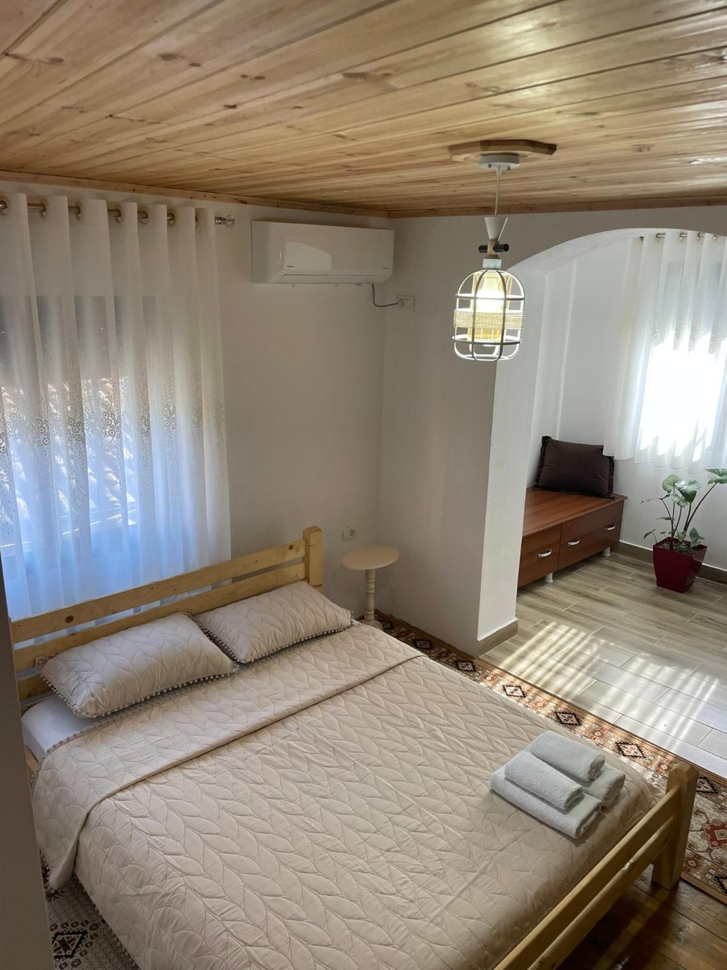 Guesthouse Kroi City Center 培拉特 外观 照片