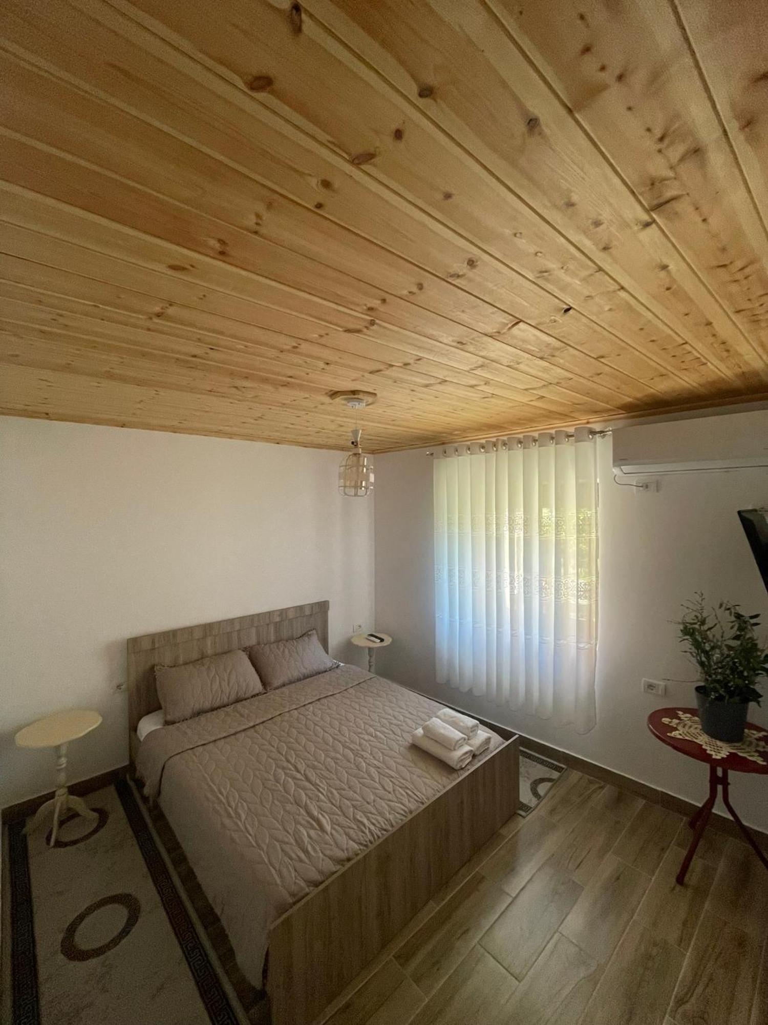 Guesthouse Kroi City Center 培拉特 外观 照片