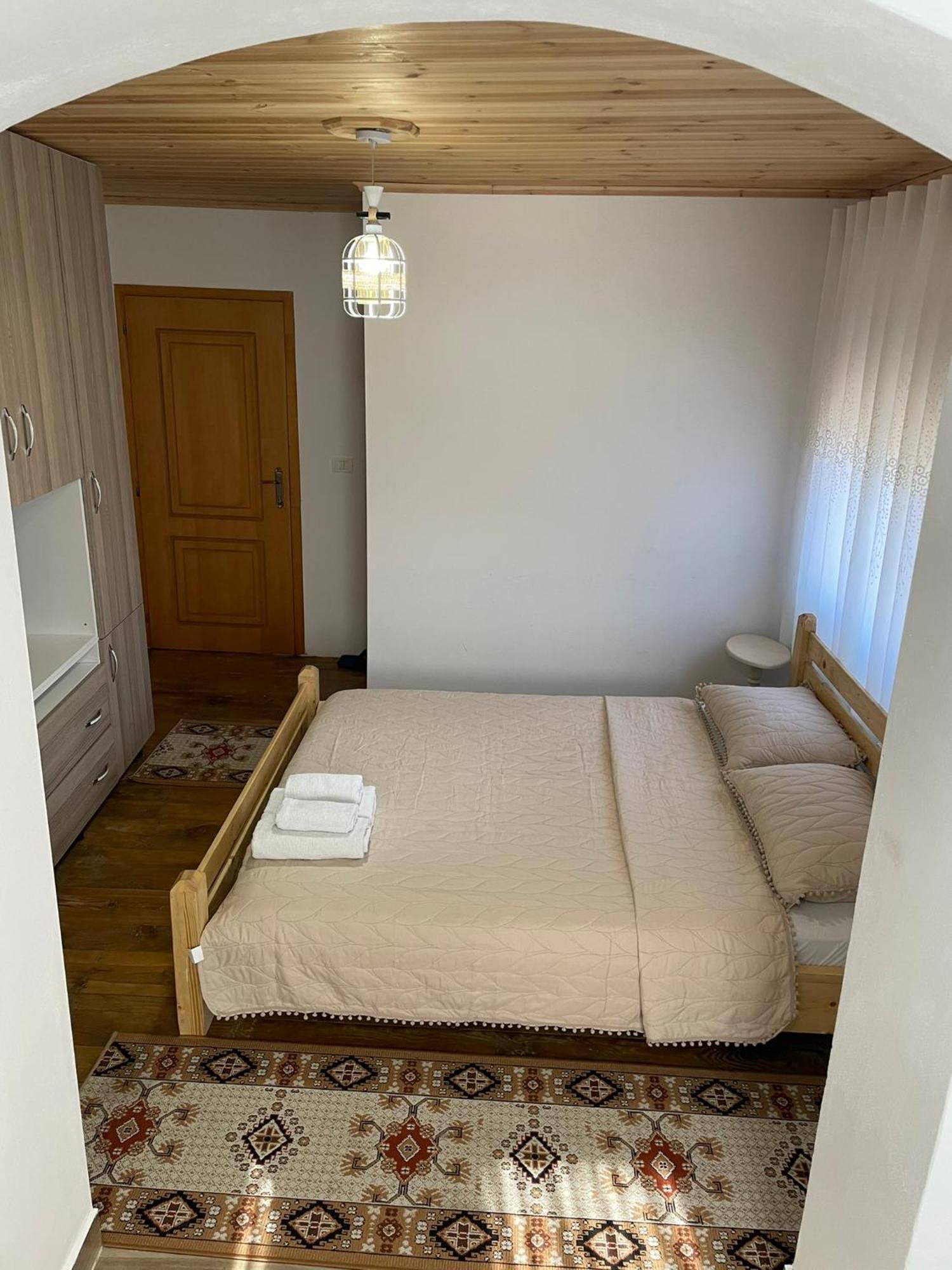 Guesthouse Kroi City Center 培拉特 外观 照片