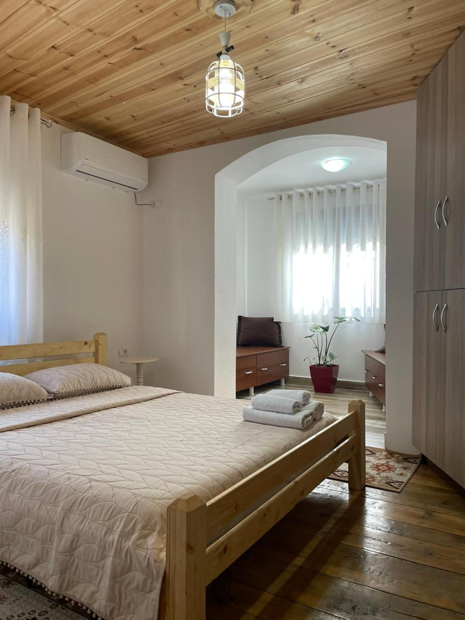 Guesthouse Kroi City Center 培拉特 外观 照片
