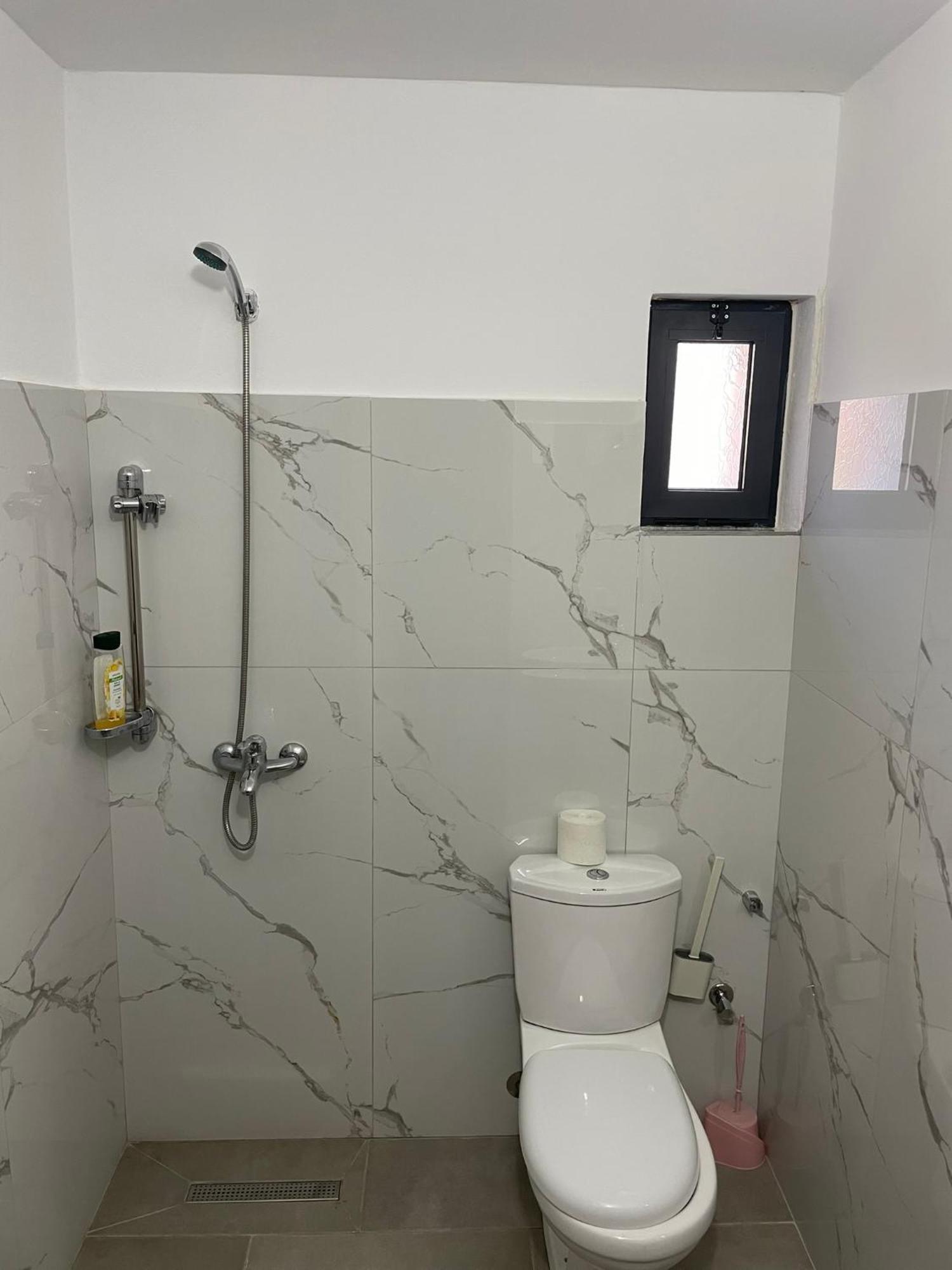 Guesthouse Kroi City Center 培拉特 外观 照片
