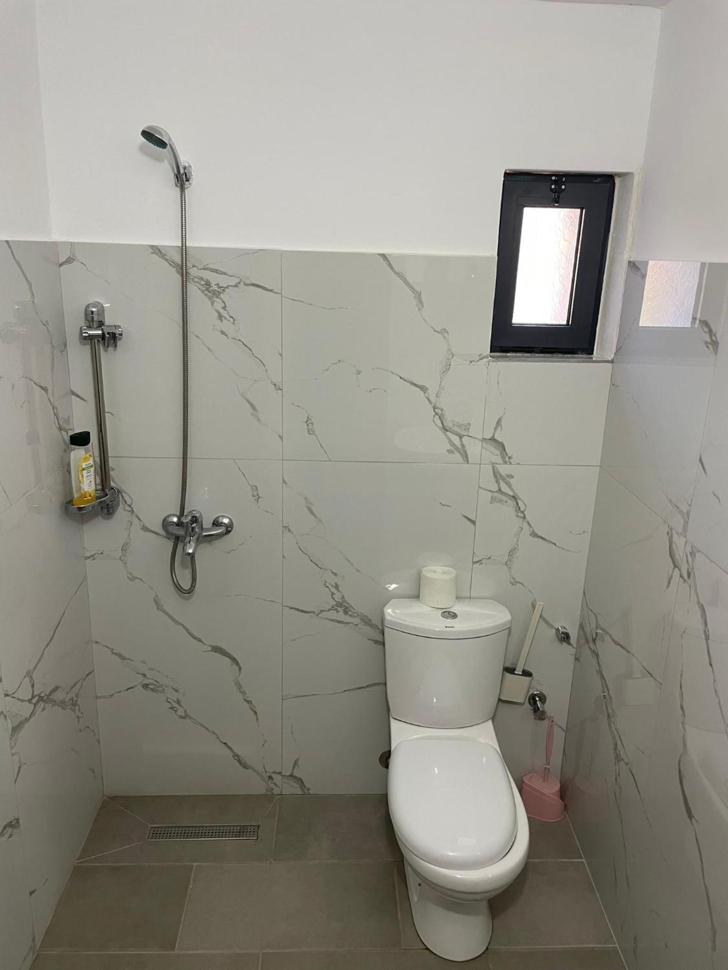 Guesthouse Kroi City Center 培拉特 外观 照片