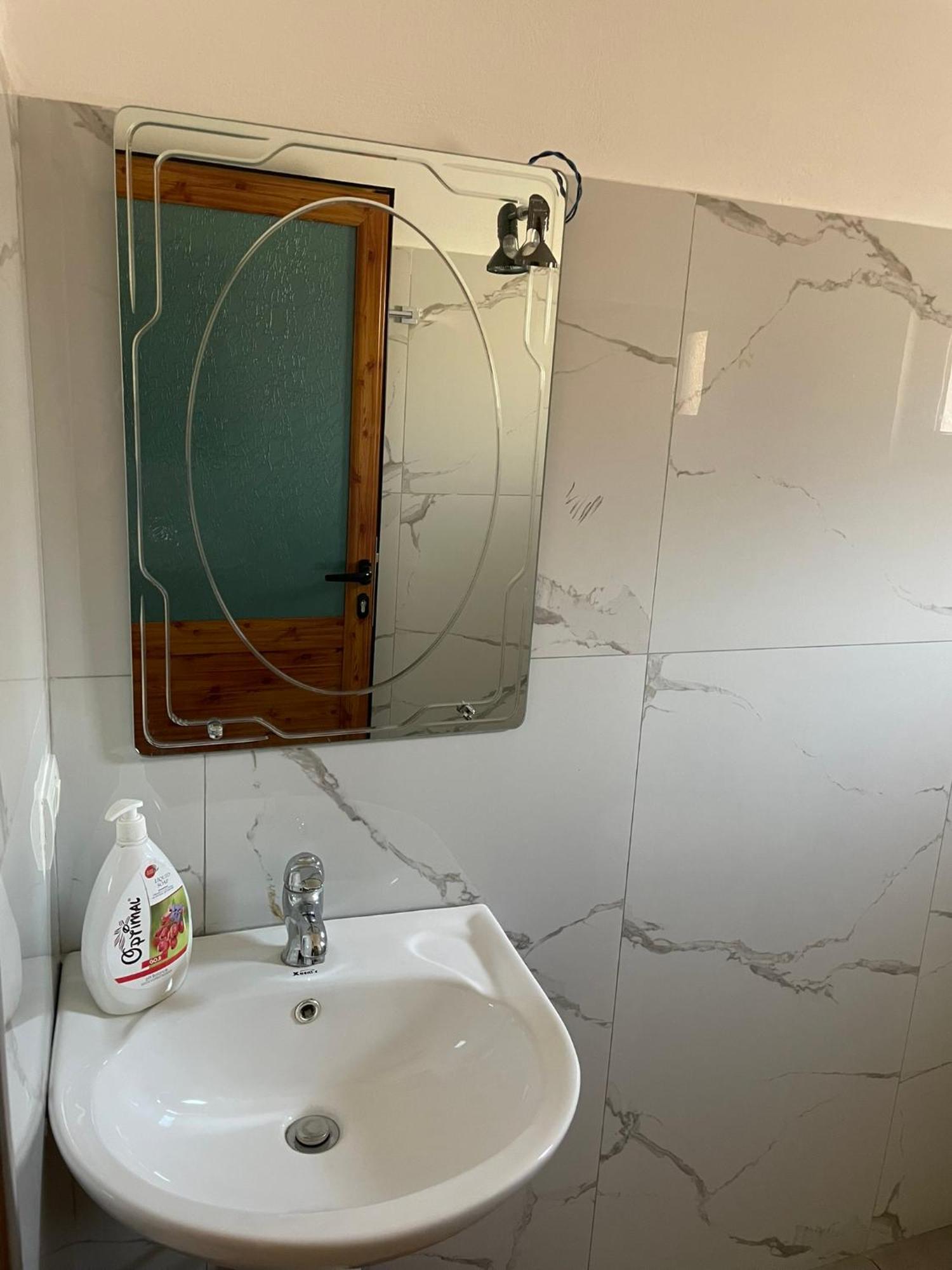 Guesthouse Kroi City Center 培拉特 外观 照片