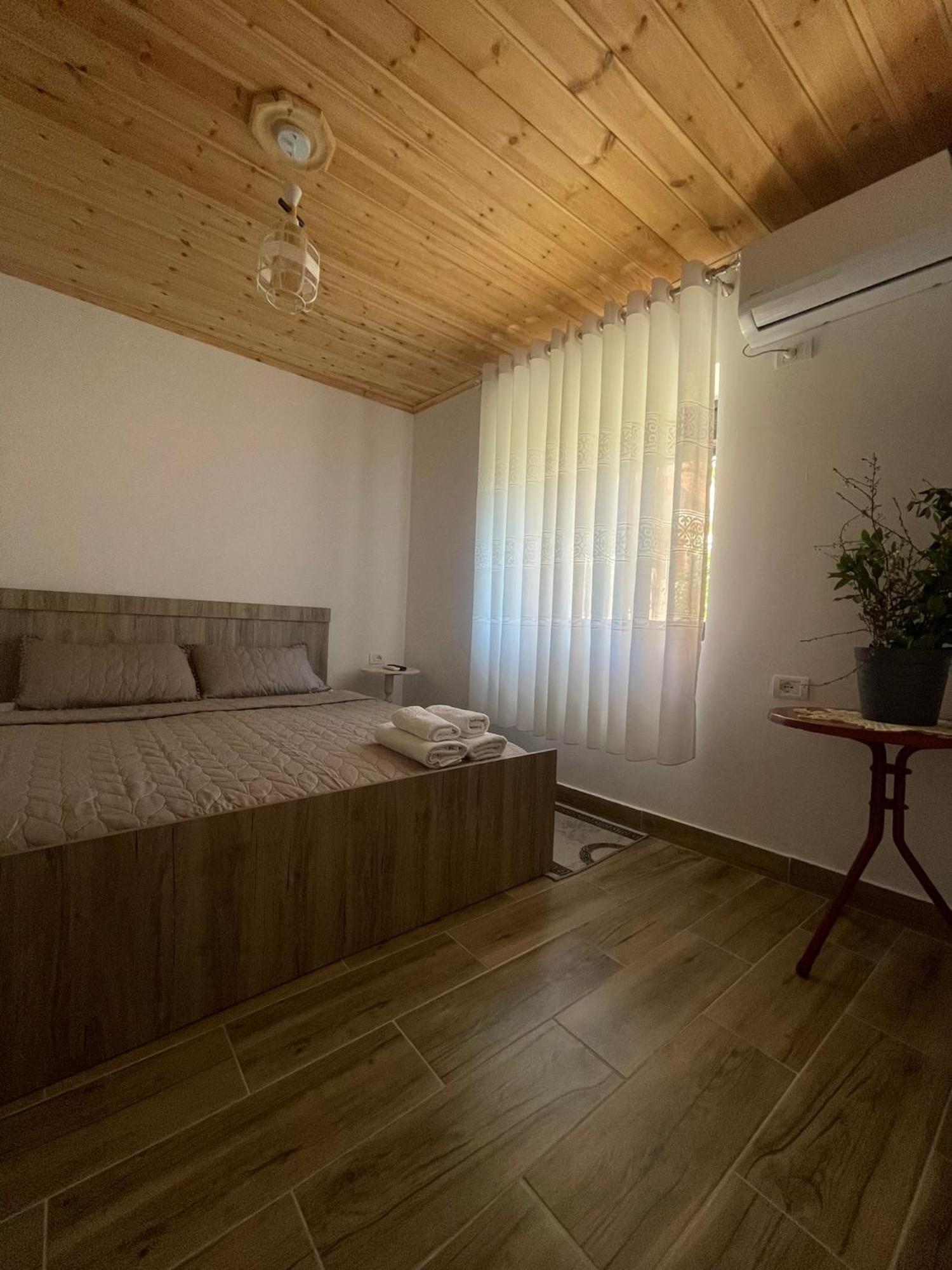 Guesthouse Kroi City Center 培拉特 外观 照片