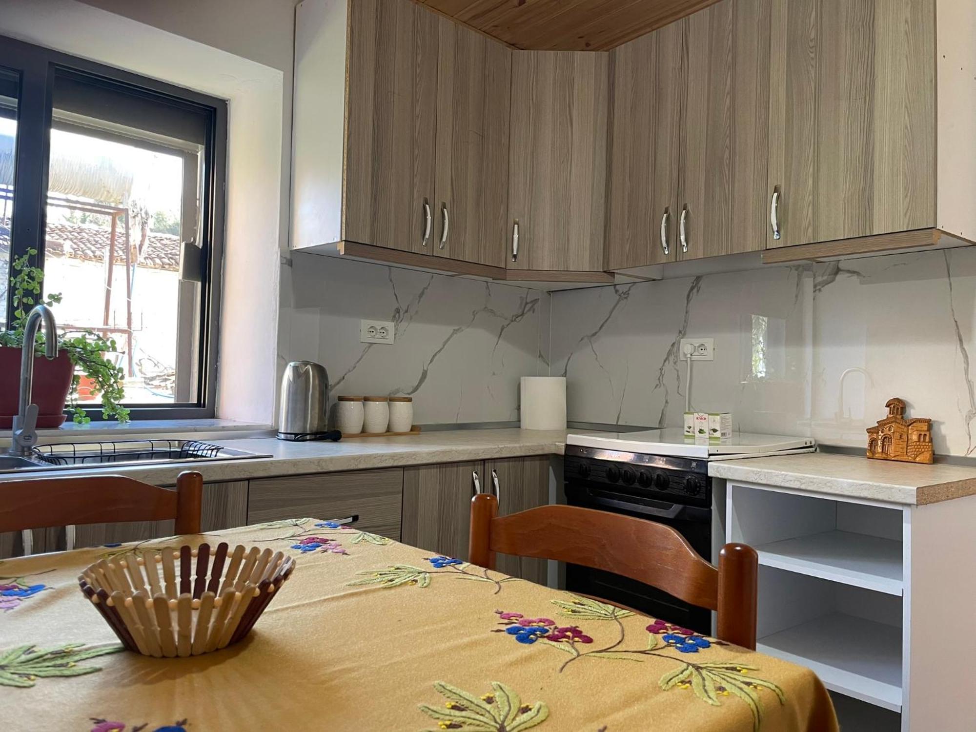 Guesthouse Kroi City Center 培拉特 外观 照片